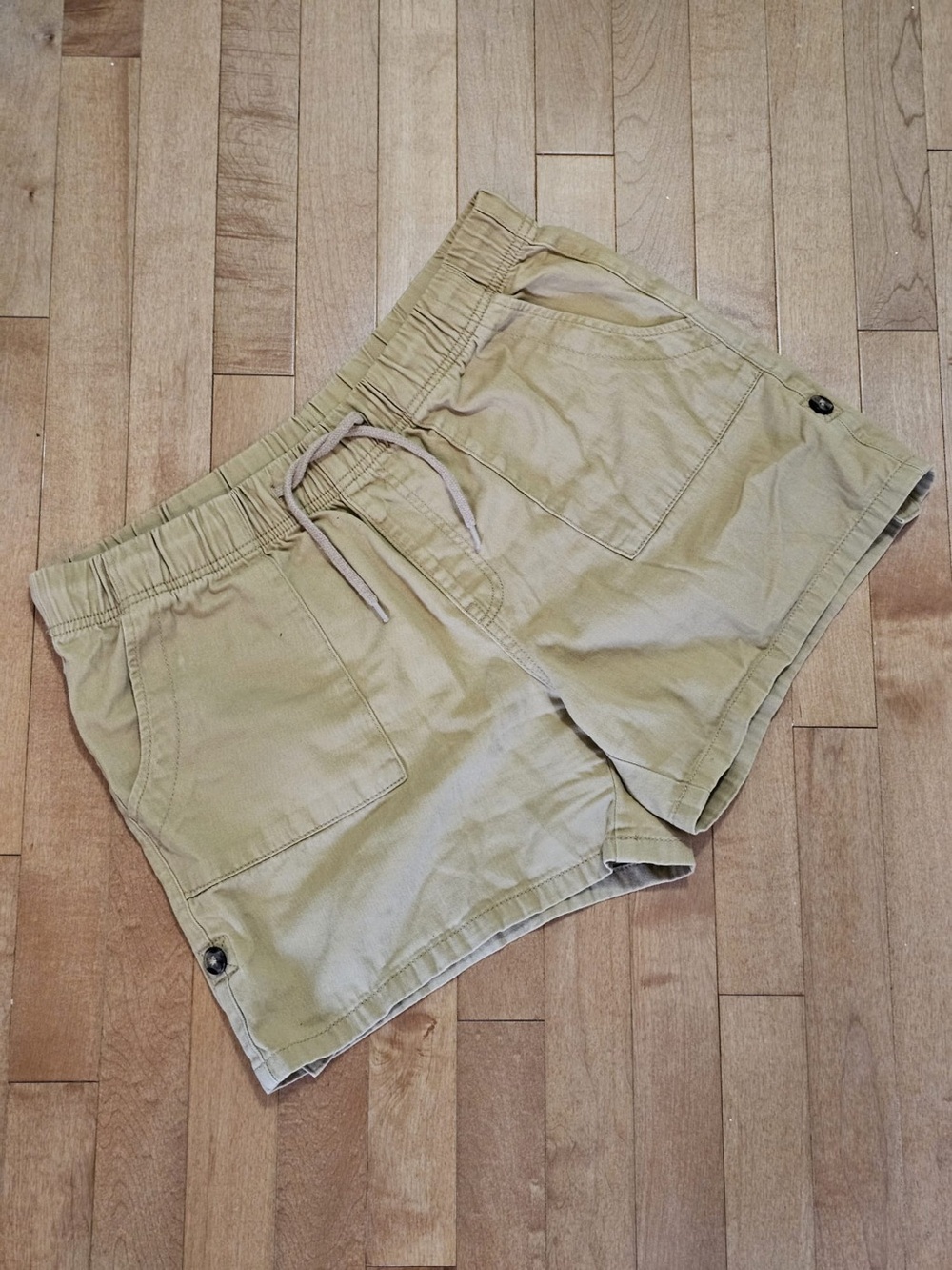 Women’s Lightweight Drawstring Shorts in Khaki